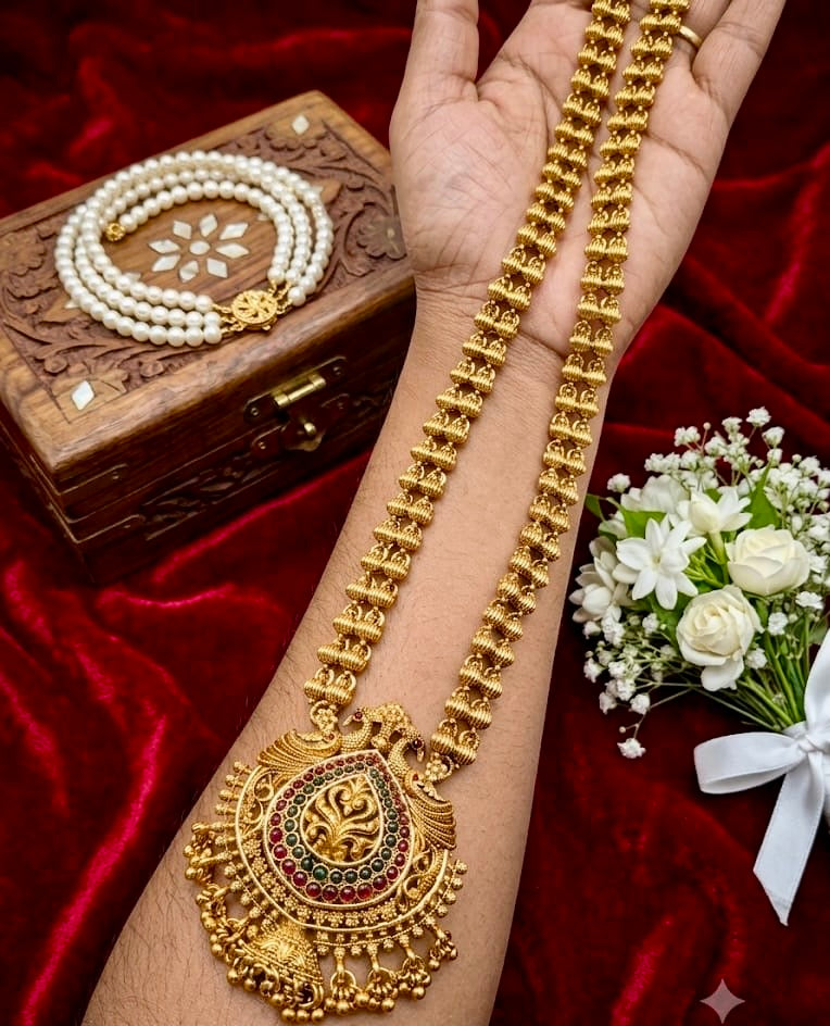Long traditional necklace set with earrings