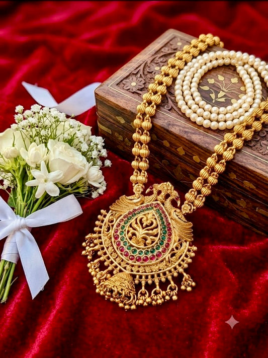 Long traditional necklace set with earrings